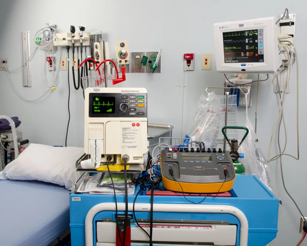 Impulse 7000DP Defibrillator in hospital setting
